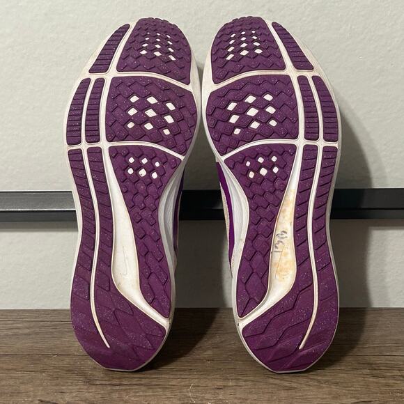 Nike Air Zoom Pegasus 40 (DV3854-800) Women’s Running Shoes Size 9 Guava Ice - Picture 6 of 8